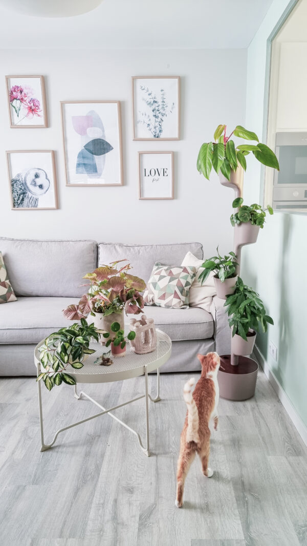 CitySens Vertical Planter – Pine Bark 4 Pots with Wi-Fi Smart Watering Kit and Teak Wood Details