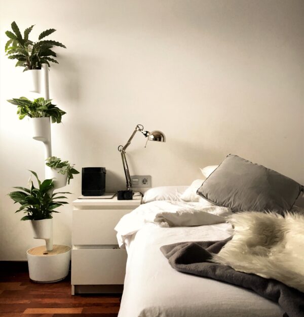 CitySens Vertical Planter – White 4 Pots with Wi-Fi Smart Watering Kit