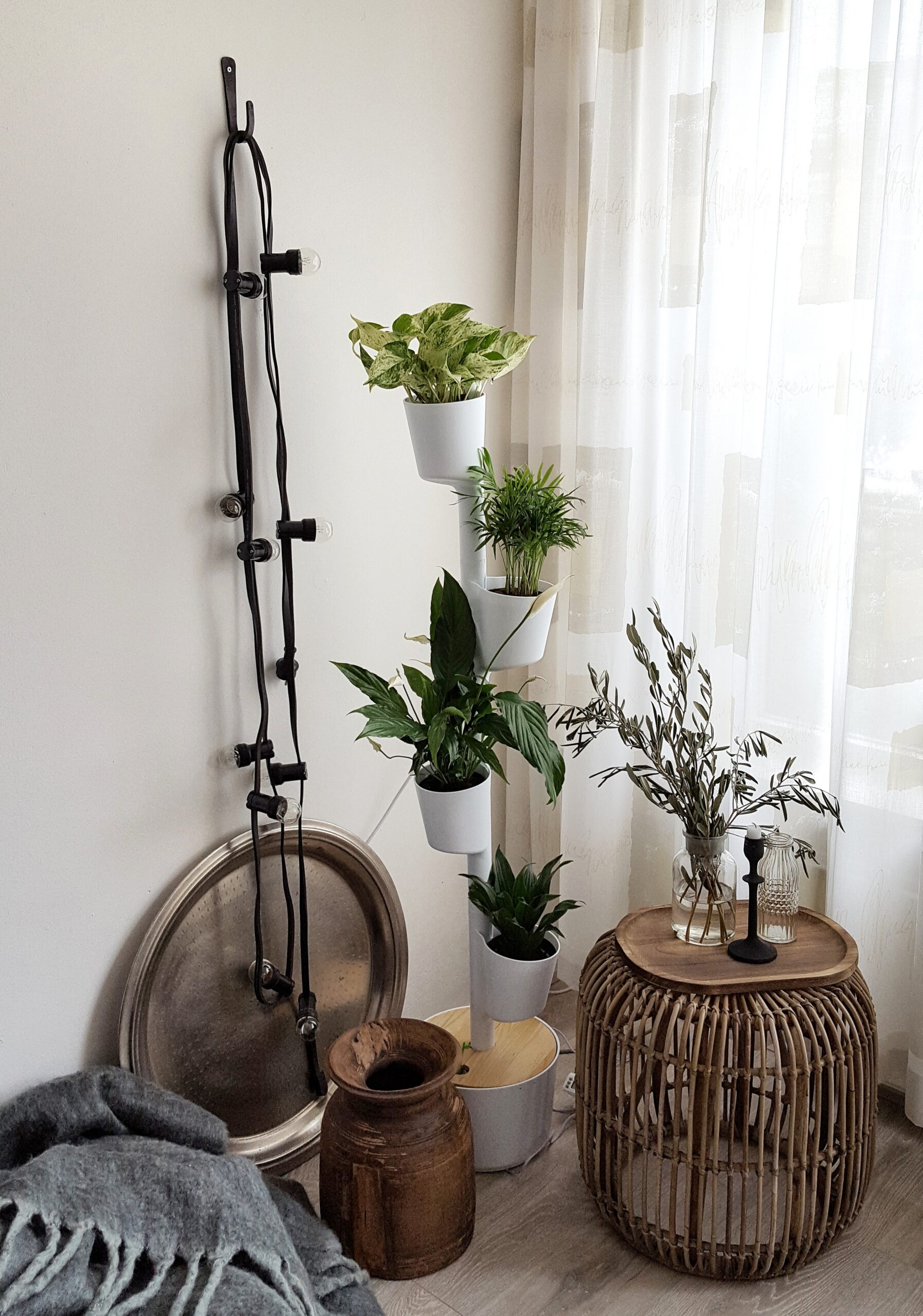 CitySens Vertical Planter – White 4 Pots with Wi-Fi Smart Watering Kit - Image 7