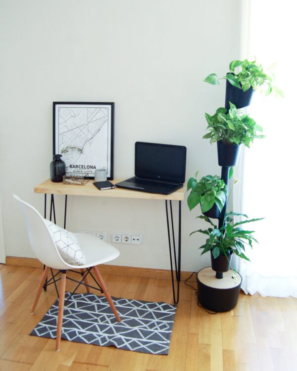 CitySens Vertical Planter – Black 4 Pots with Wi-Fi Smart Watering Kit