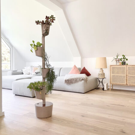 CitySens Vertical Planter – Pine Bark 4 Pots with Wi-Fi Smart Watering Kit and Teak Wood Details - Image 4