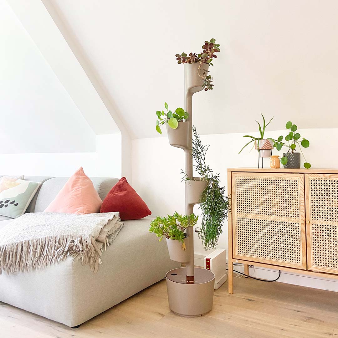 CitySens Vertical Planter – Pine Bark 4 Pots with Wi-Fi Smart Watering Kit and Teak Wood Details - Image 7