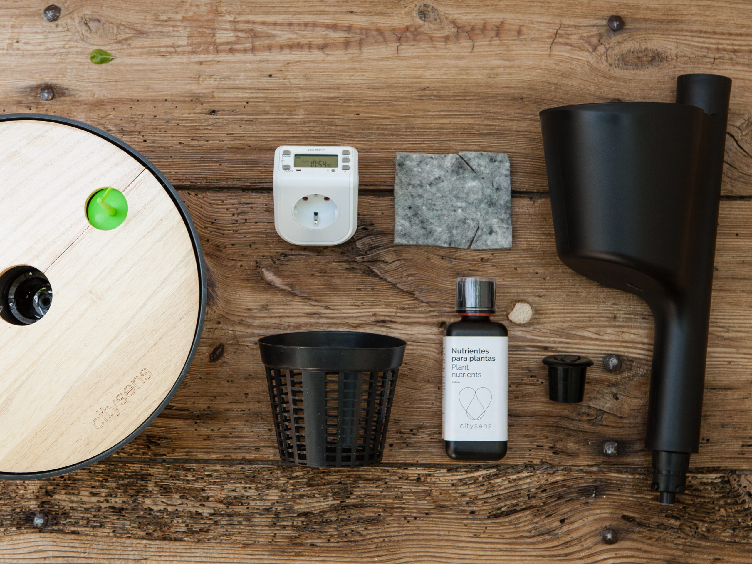 CitySens Vertical Planter – Black 4 Pots with Automatic Watering Digital Kit - Image 9