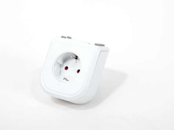 CitySens Vertical Planter – Pine Bark 4 Pots with Digital Watering Kit and Teak Wood Details